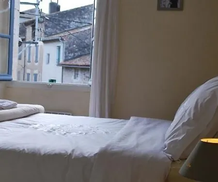 La Maison Au Puits 2*