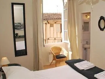 La Maison Au Puits ベッド・アンド・ブレックファスト 3*