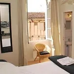 La Maison Aux Puits Bed & Breakfast 3*