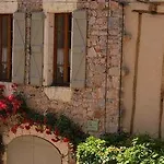 La Maison Aux Puits Cordes Sur Ciel