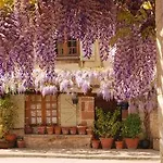 La Maison Aux Puits