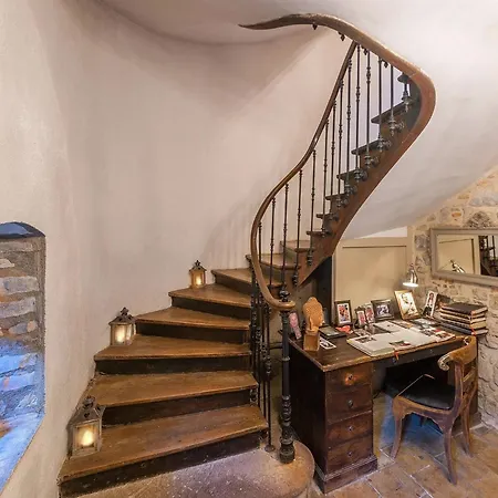 La Maison Aux Puits
