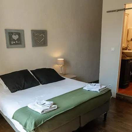 فندق مبيت وإفطار La Maison Aux Puits 3*