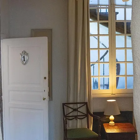 فندق مبيت وإفطار La Maison Aux Puits كورد سور سيال