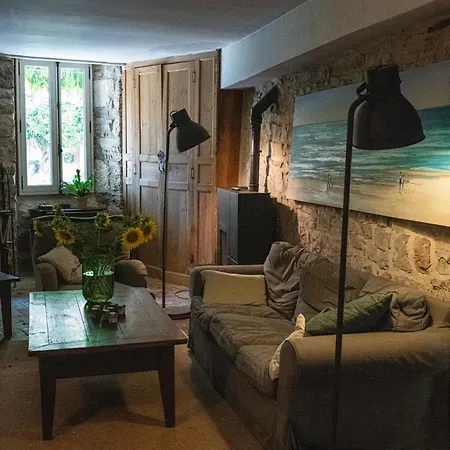 La Maison Aux Puits 3*
