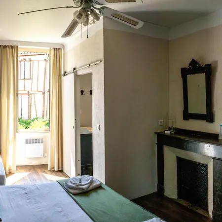 La Maison Aux Puits 3*