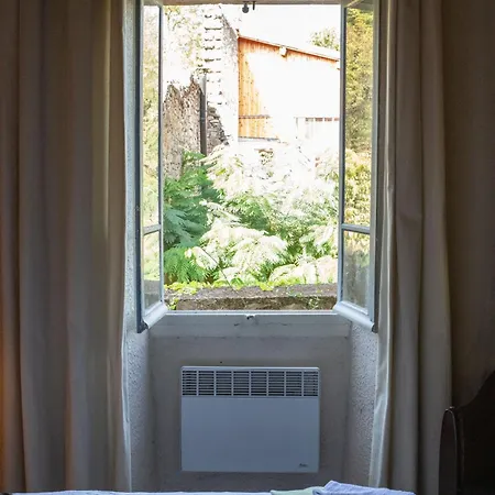La Maison Aux Puits 3* كورد سور سيال