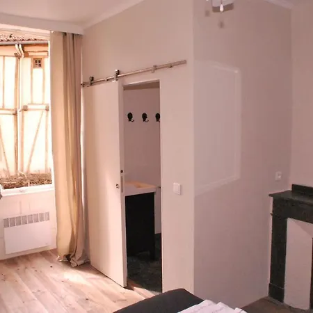 Pansiyon La Maison Au Puits Cordes Sur Ciel