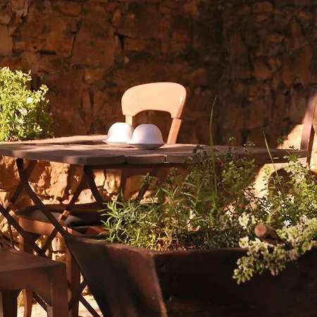 La Maison Au Puits Pansiyon *