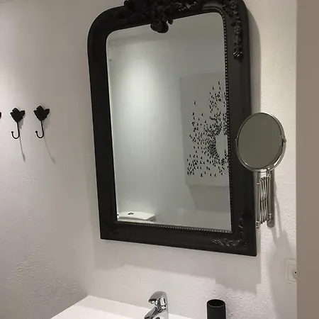 La Maison Au Puits 2*