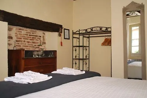 B&B La Maison Aux Puits 3*